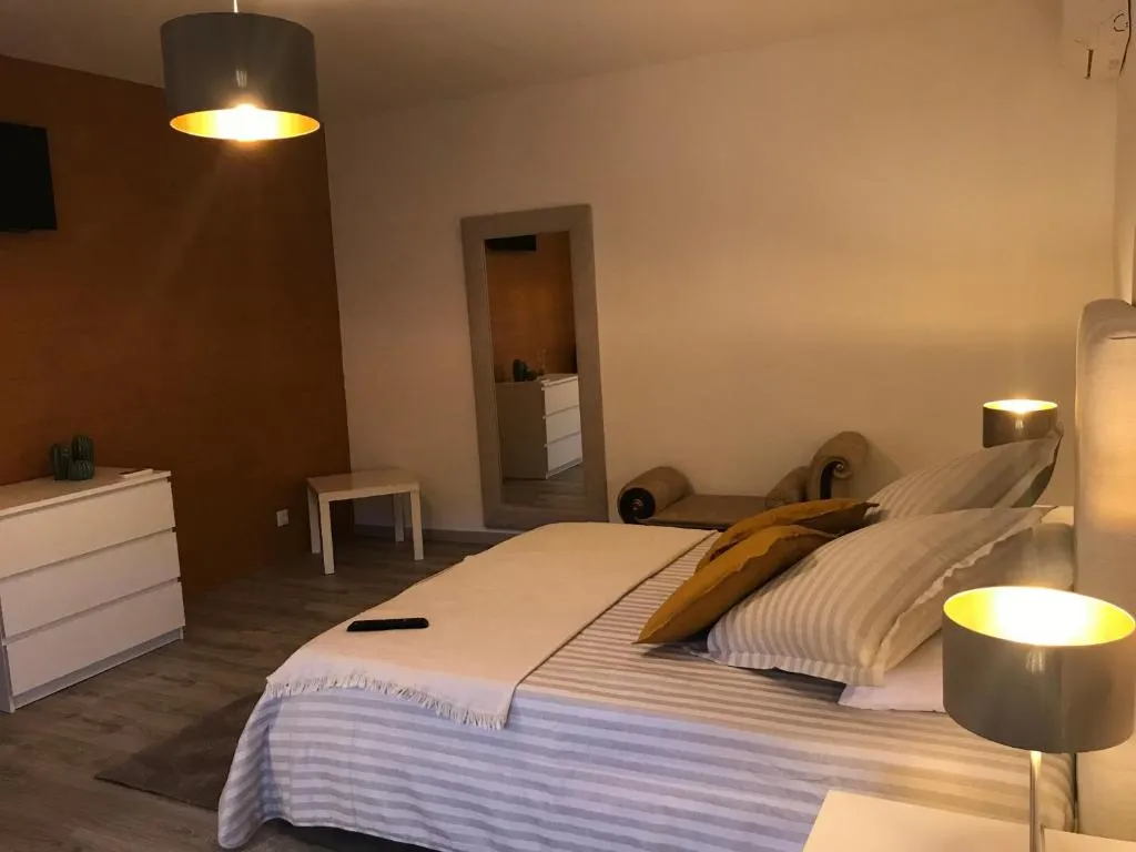 Deluxe King Suite